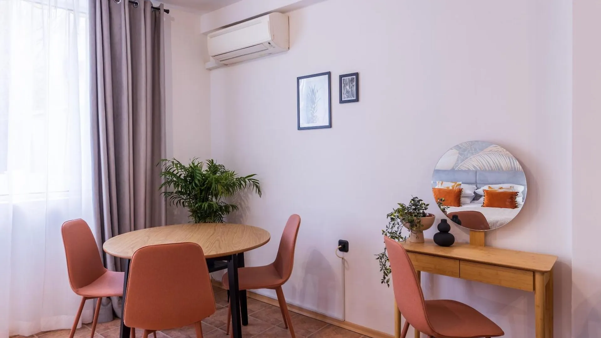 The Cozy Hub, Varna Apartment